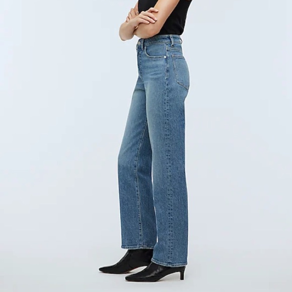 Madewell Petite 90s Straight Jean in Medium Wash